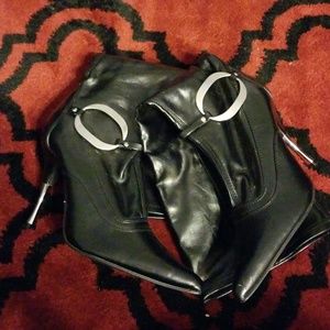 Women's boots (never worn)